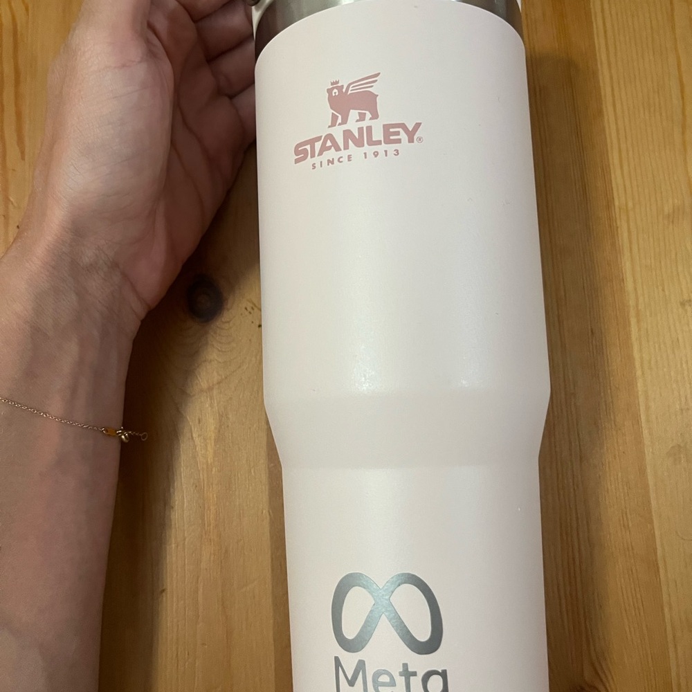 Stanley 30 oz Classic Flip Straw Tumbler- Rose Quartz, NEW